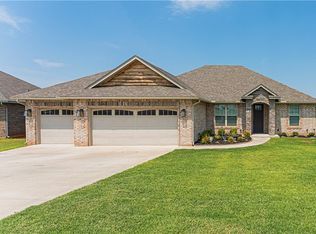 1745 Cowboy Ln, Blanchard, OK 73010