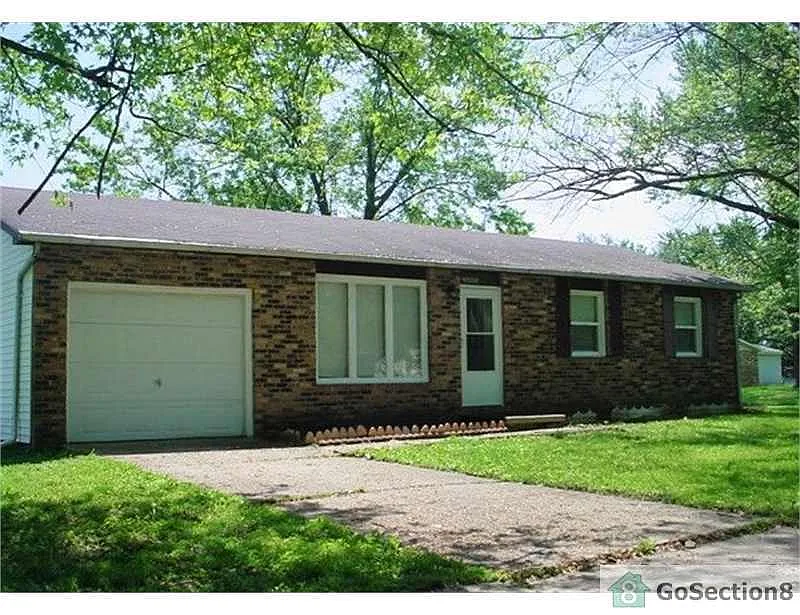 2602 Campbell Dr photo 1