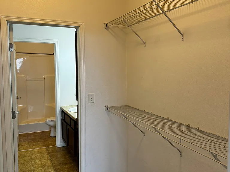 Old Orchard Apartments — Photo 18
