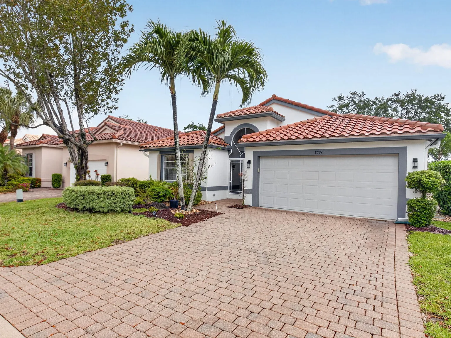 3 bed, 2.0 bath, 2015 sqft, $5,000 — Photo 3
