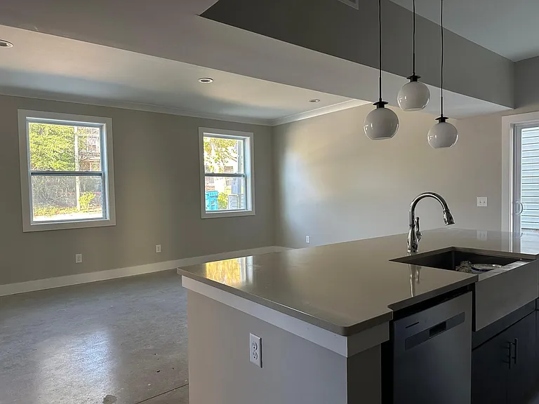 1223 S 2nd St — Photo 13