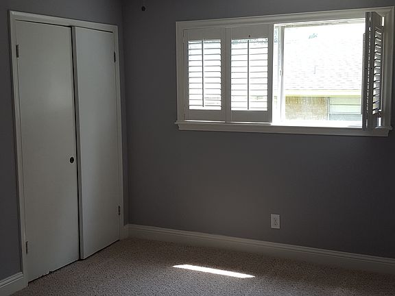 4th image of 1121 Gardengate Cir