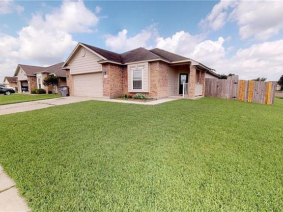 2nd image of 208 Sequoia Dr