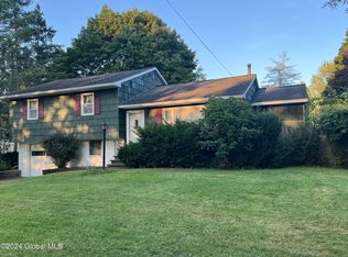 2300 Old Post Rd N, Castleton, NY 12033