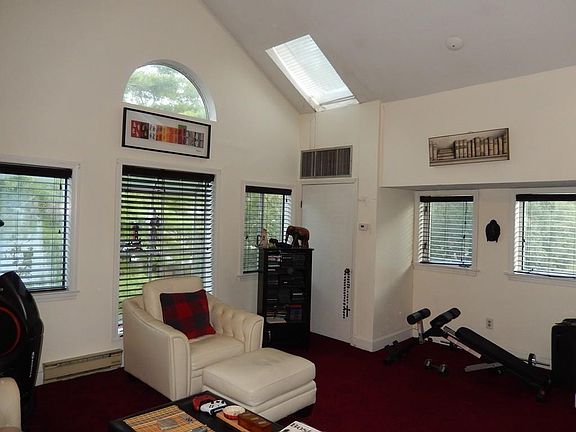 2nd image of 10 Donald St APT 11