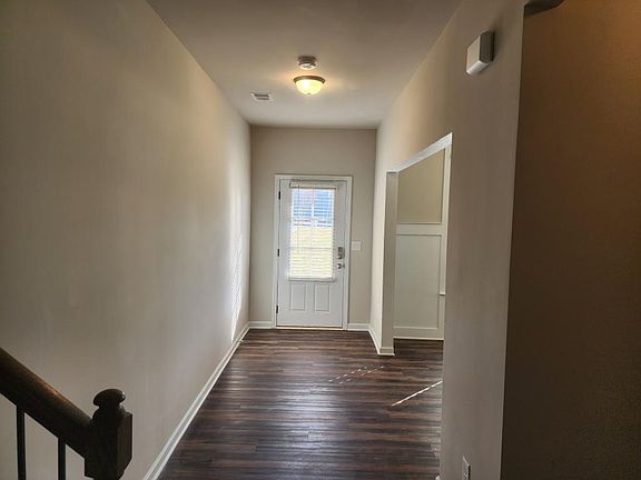 5th image of 1102 Burgundy Dr