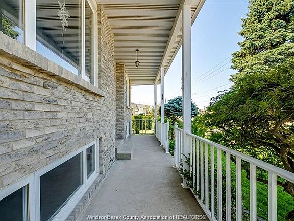 3rd image of 9 McKee Rd