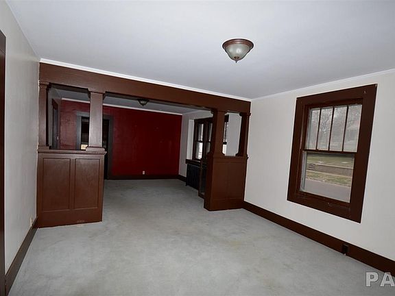 3rd image of 1803 S Faraday Ave