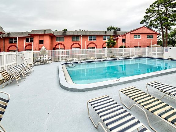 2nd image of 251 SW Lincoln Cir N APT 3210