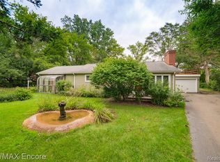 7015 Felix Dr, Clarkston, MI