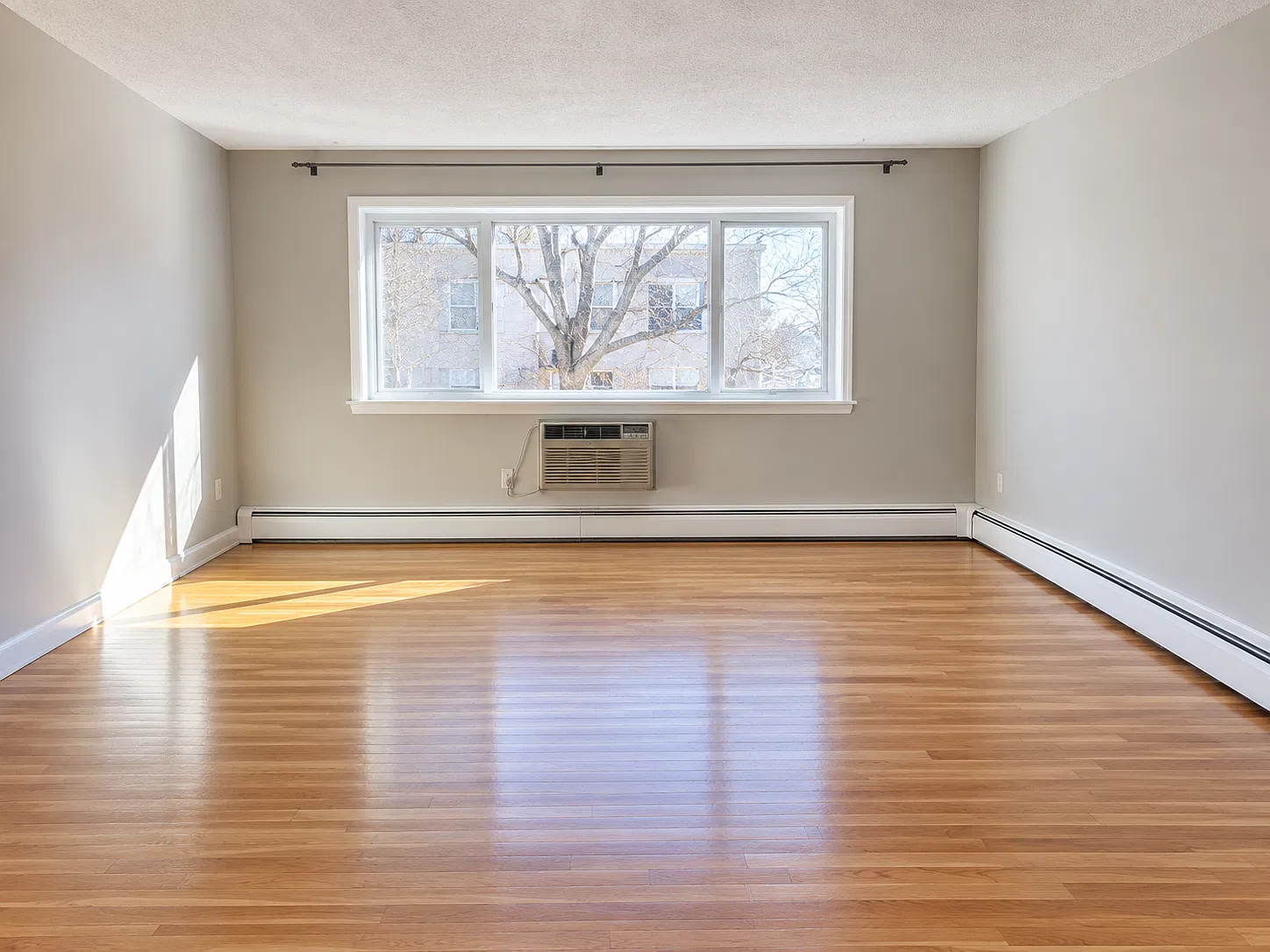 2 bed, 810 sqft, $2,800 — Photo 3