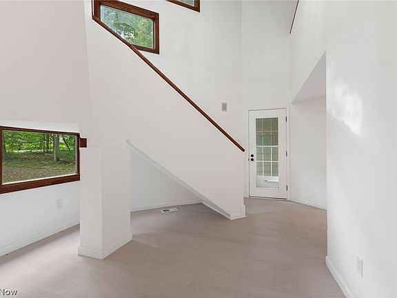 5th image of 3812 Ellendale Rd