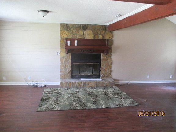 2nd image of 506 Chism Ave