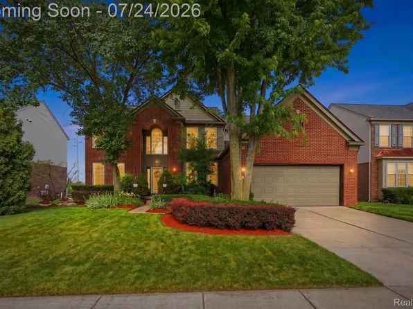 50878 Lancelot Dr, Macomb, MI 48044