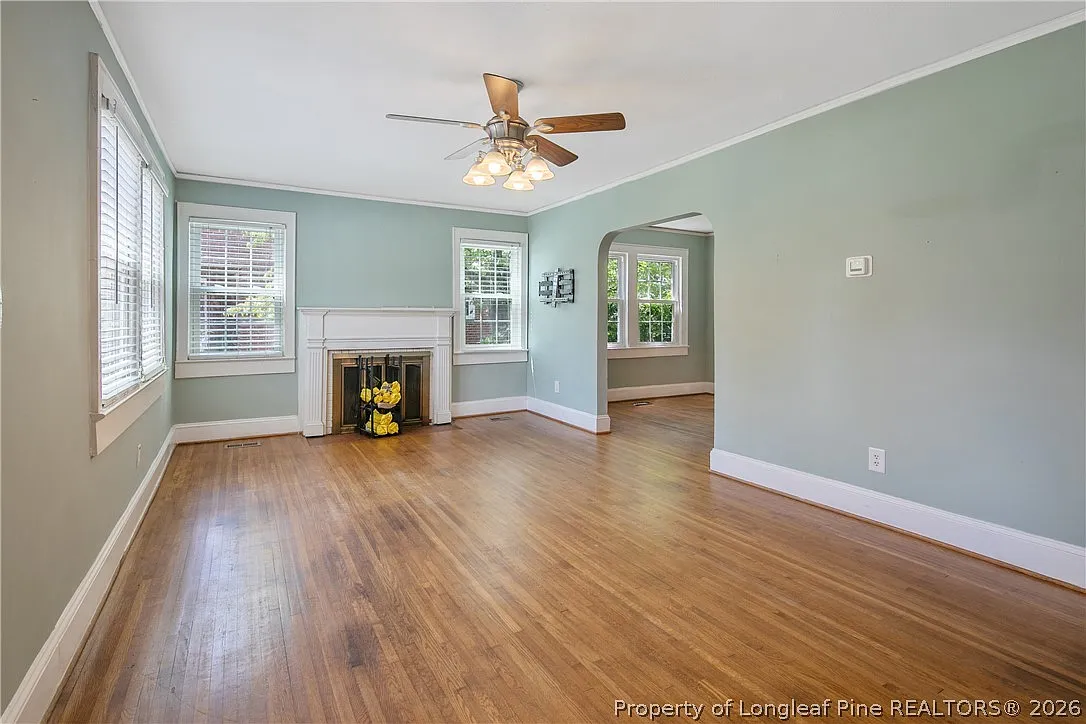 3 bed, 2.0 bath, 1430 sqft, $2,000 — Photo 3