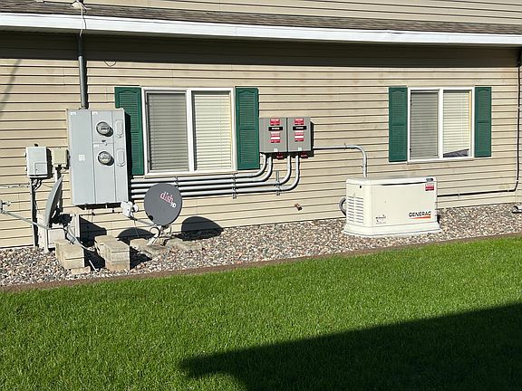 Generator power system for emergency power