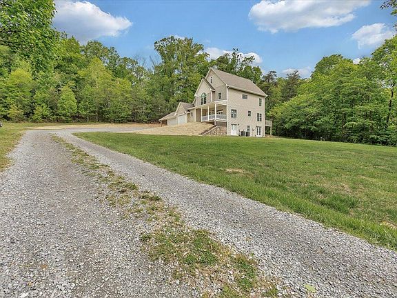 3rd image of 4430 Alleghany Dr
