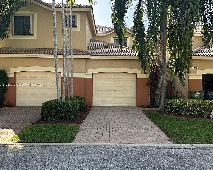1st image of 4295 Vineyard Cir