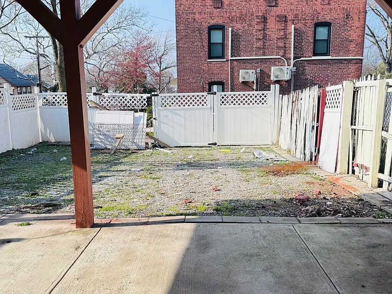 67 Arnold St #B1 — Photo 9