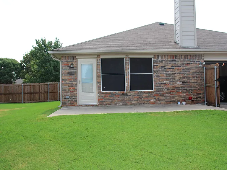 5632 Overland Dr — Photo 10