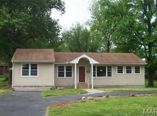 10922 Saint Francis Ln, Saint Ann, MO 63074