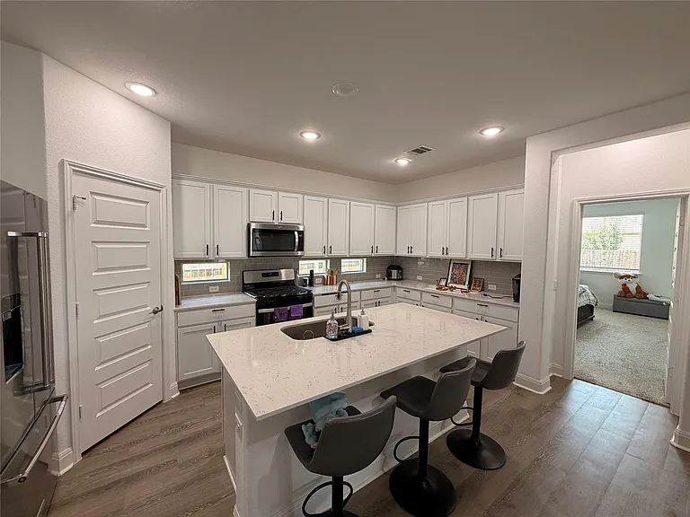 18017 Stefano Dr — Photo 4