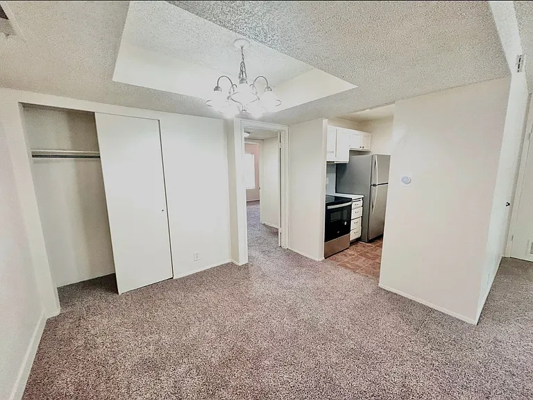 Foothill Terrace — Photo 94