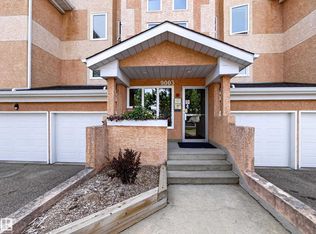 Cambridge Court, Edmonton, AB T5H 3Y7