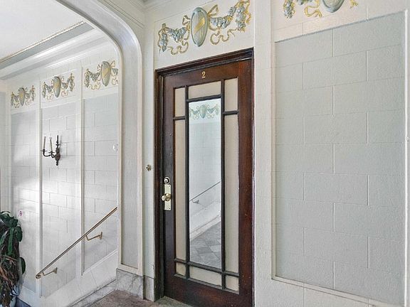2nd image of 537 Hyde St APT 2