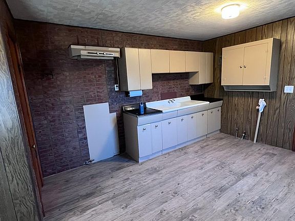 3rd image of 614 Tarver Ave
