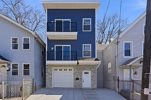 392 S 19th St #2 Photo 1