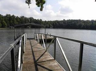 405 Boaters Row, Fair Play, SC 29643