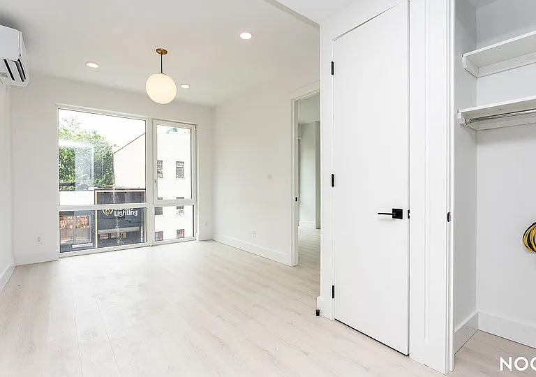 344 Lorimer St #4A — Photo 2