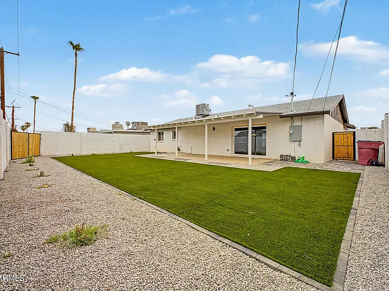 8440 E Palm Ln — Photo 22
