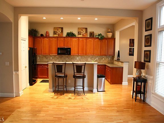 3rd image of 1455 Montclair Ct SE