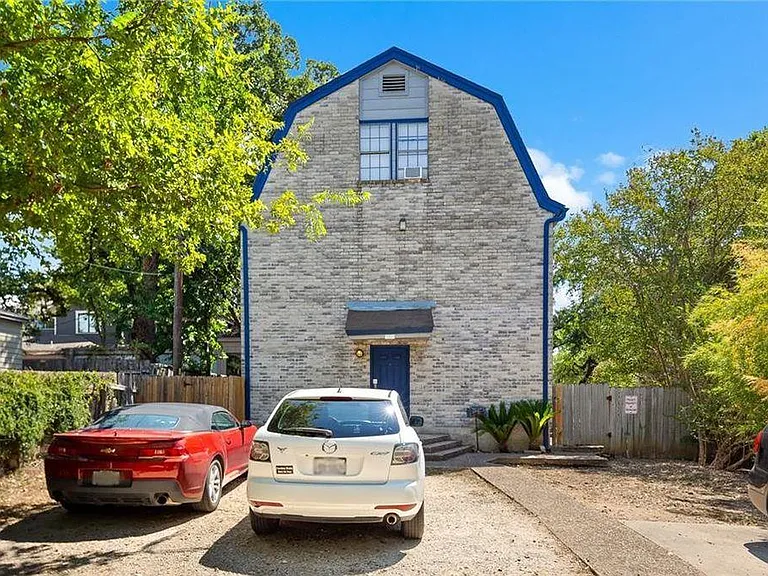 3106 Cedar St — Photo 3