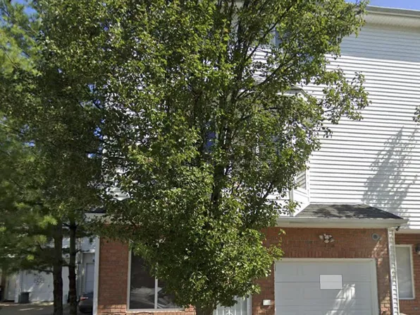 33 Amanda Ct, Staten Island, NY 10312