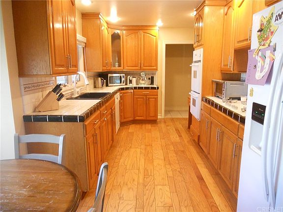 2nd image of 22160 Lanark St