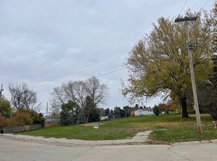 504 W 1st St, Wakefield, NE 68784