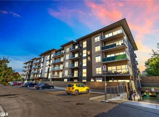 16 Markle Cres #206, Hamilton, ON L9G0H4