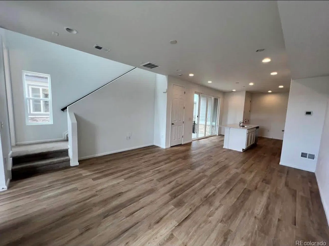 3 bed, 1438 sqft, $2,850 — Photo 3