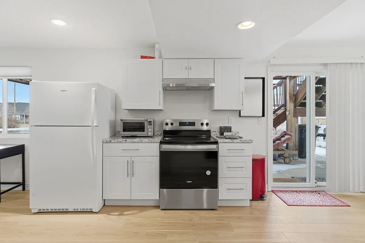 Fully equipped kitchen - 6409 S Jericho Way