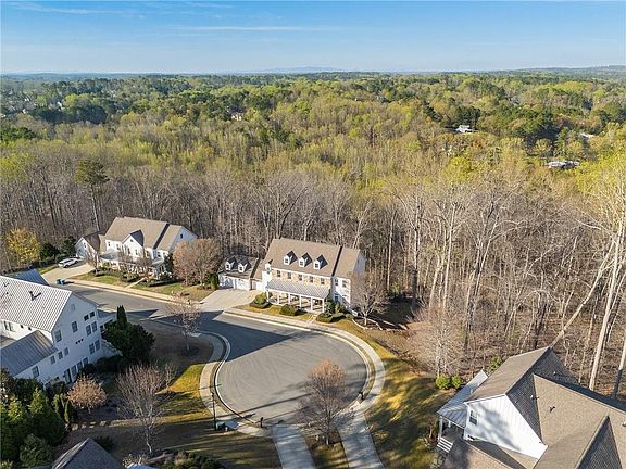 2nd image of 554 Gables Run