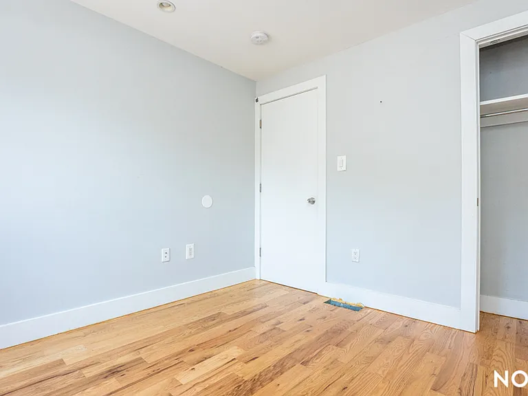 375 Vernon Ave #1 — Photo 17