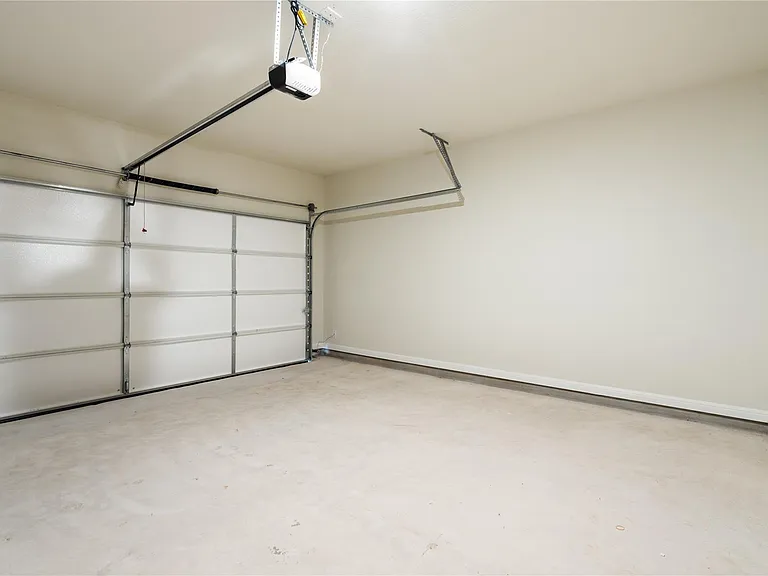 2428 Ekvall Dr — Photo 30