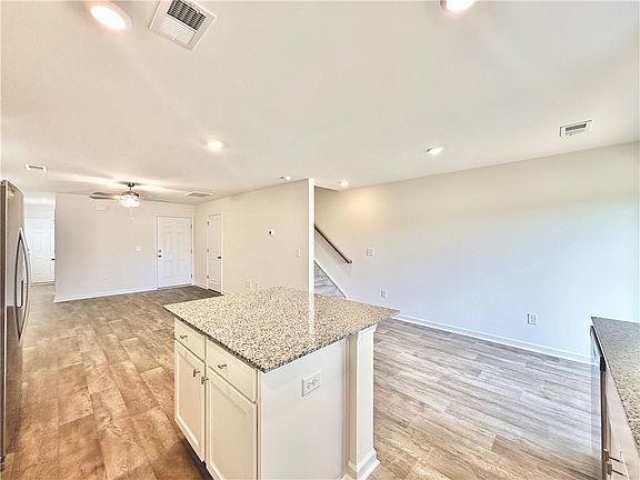 7th image of this home