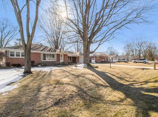 48722 Oriole St, Utica, MI 48317