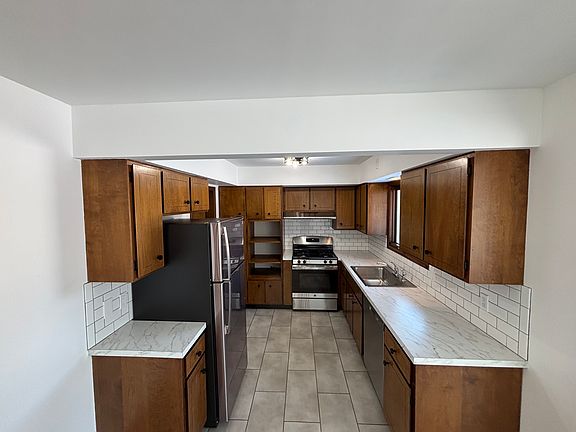 3rd image of 7114 Homerich Ave SW