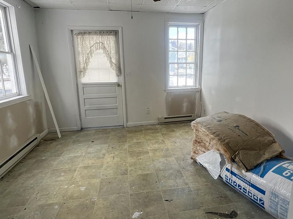 2nd image of 12-14 N 2nd St