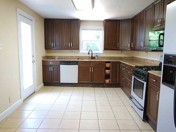 5th image of 312 N 21st St